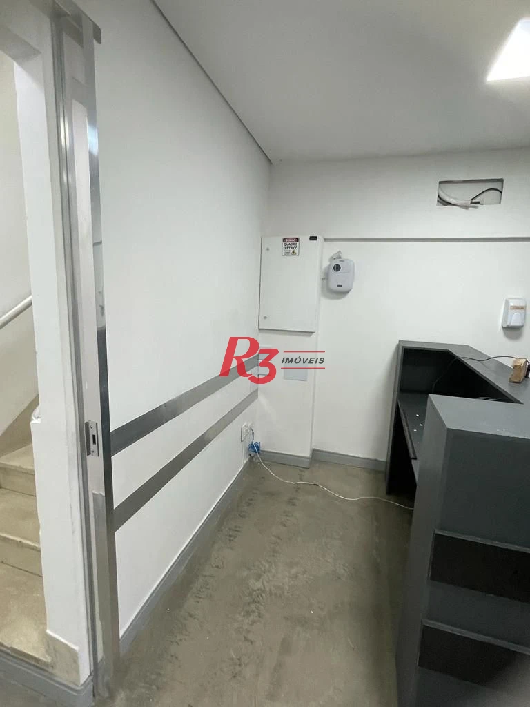 ALUGA-SE CASA COM 10 VAGA 8 SALAS TUDO REFORMADO EXCELENTE OPORTUNIDADE S