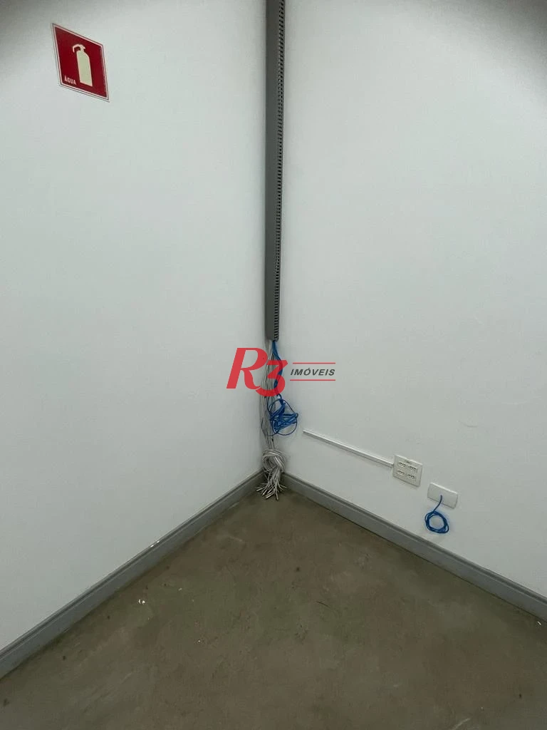 ALUGA-SE CASA COM 10 VAGA 8 SALAS TUDO REFORMADO EXCELENTE OPORTUNIDADE S