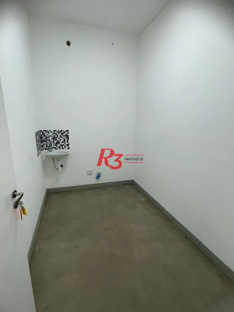 ALUGA-SE CASA COM 10 VAGA 8 SALAS TUDO REFORMADO EXCELENTE OPORTUNIDADE S