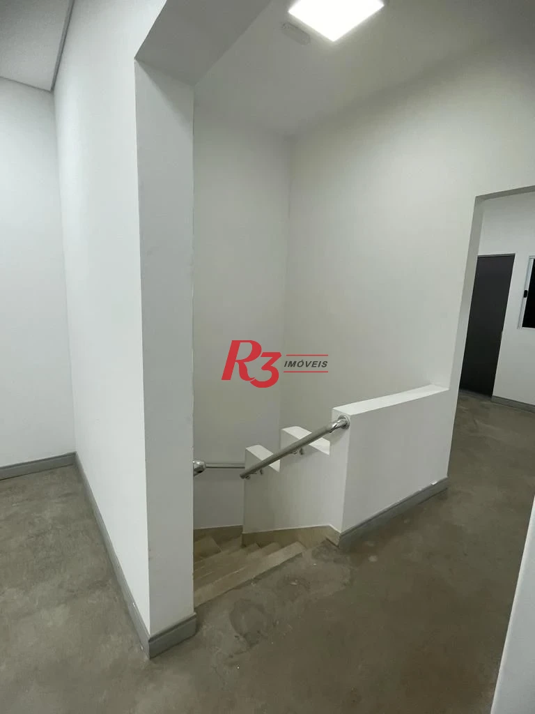 ALUGA-SE CASA COM 10 VAGA 8 SALAS TUDO REFORMADO EXCELENTE OPORTUNIDADE S