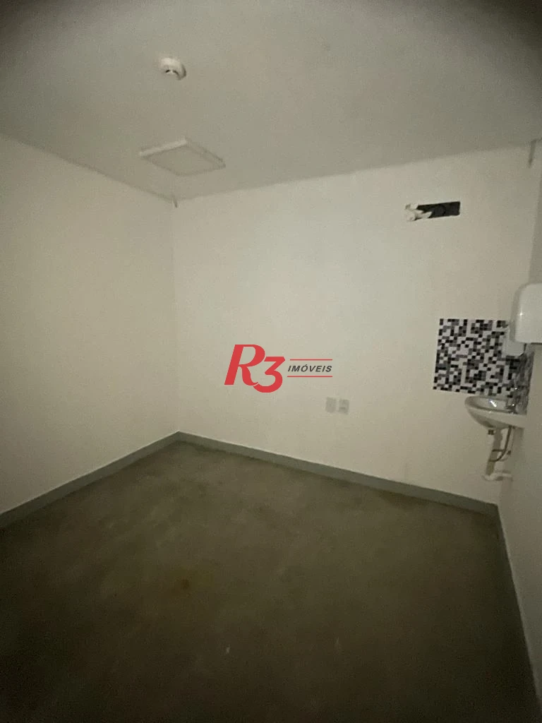 ALUGA-SE CASA COM 10 VAGA 8 SALAS TUDO REFORMADO EXCELENTE OPORTUNIDADE S