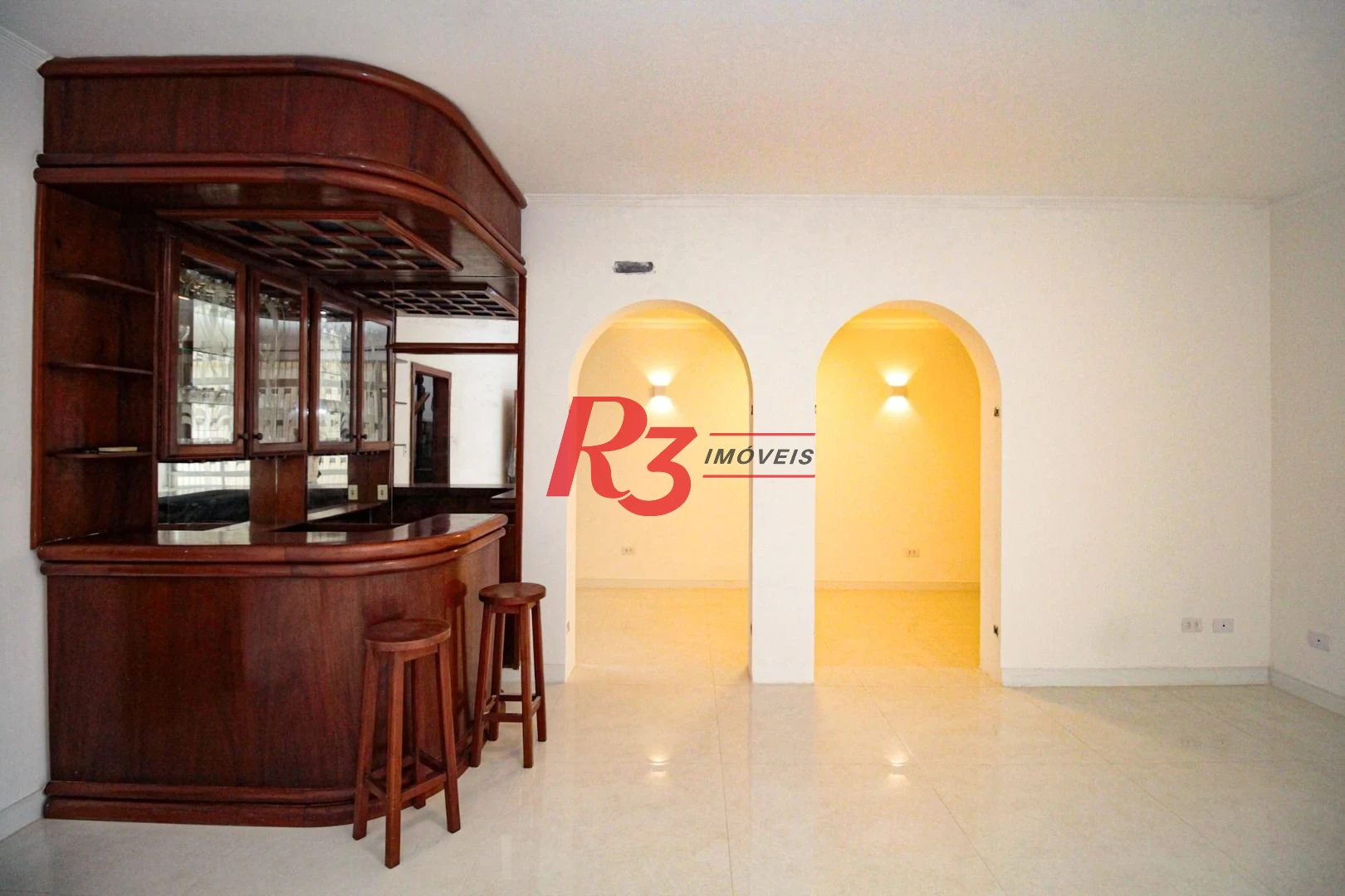 Sobrado para alugar, 310 m² por R$ 14.999,67/mês - Aparecida - Santos/SP