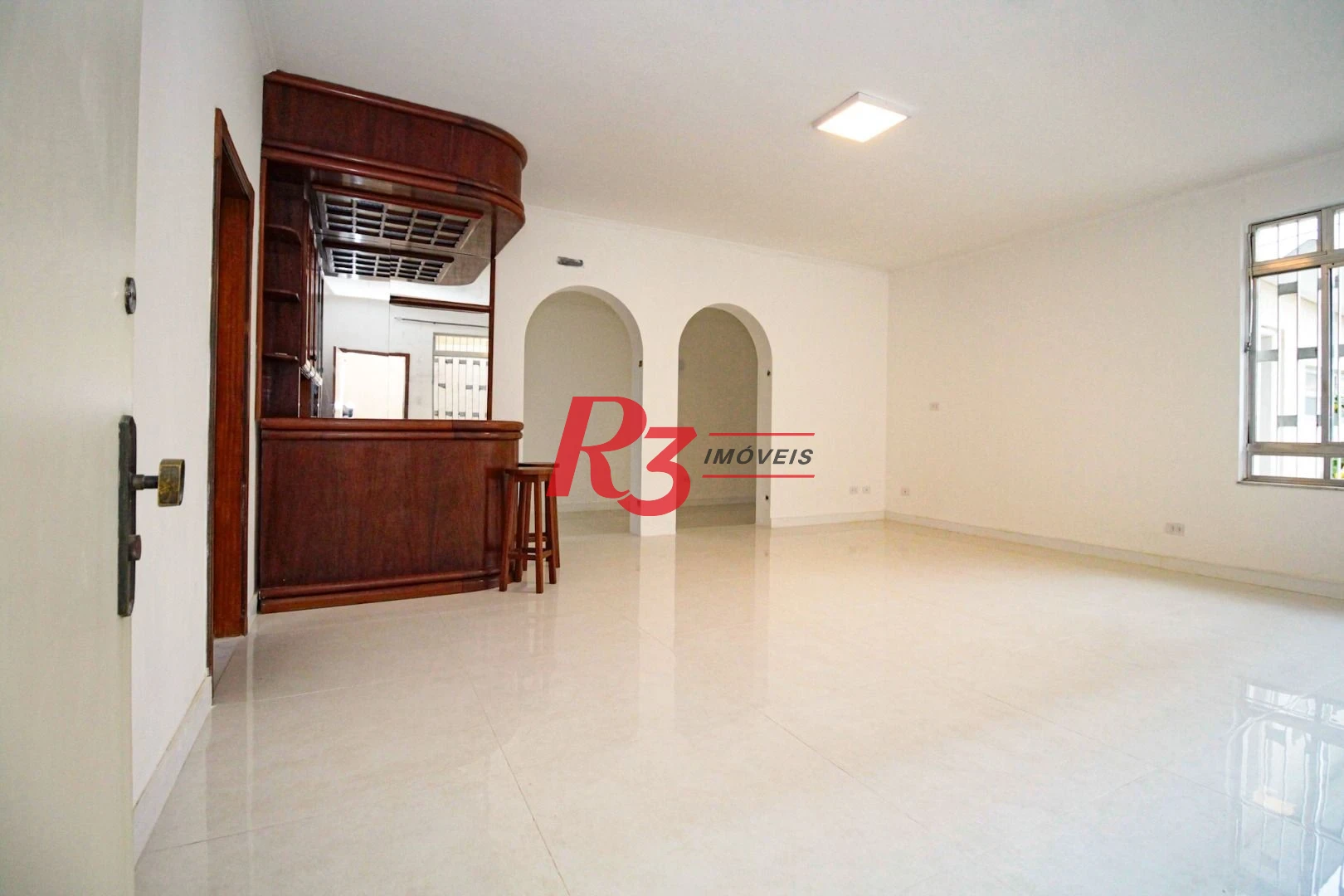 Sobrado para alugar, 310 m² por R$ 14.999,67/mês - Aparecida - Santos/SP
