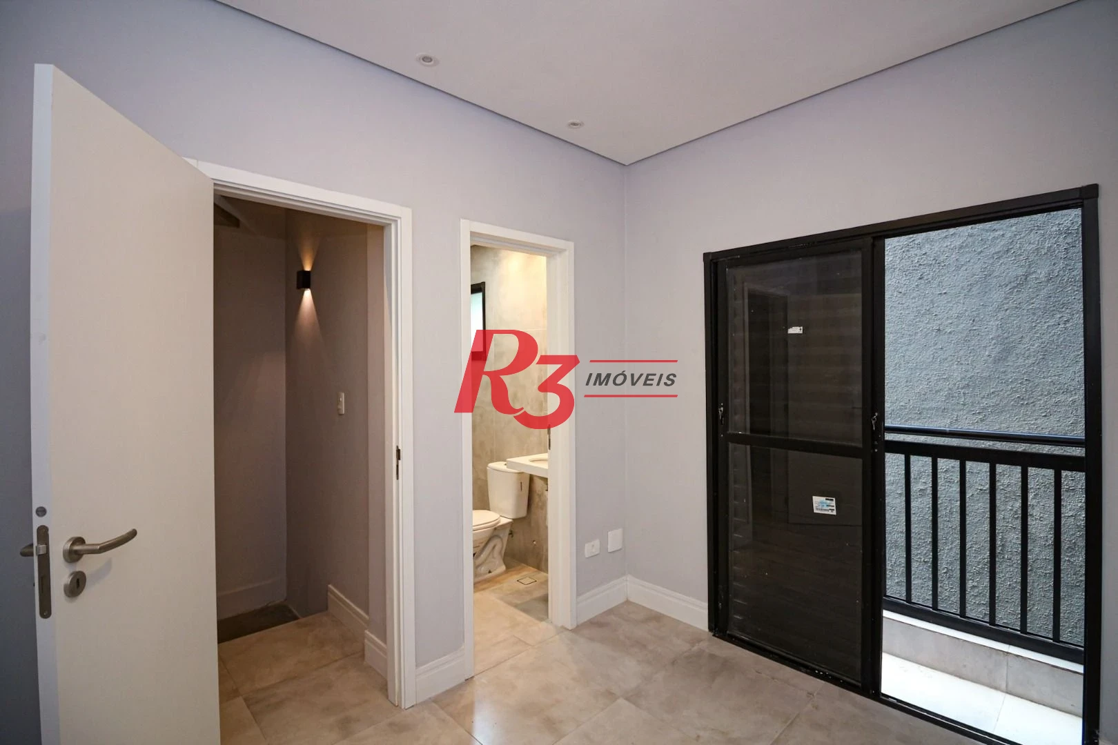 Sobrado com 2 dormitórios à venda, 92 m² por R$ 550.000,00 - Marapé - Santos/SP