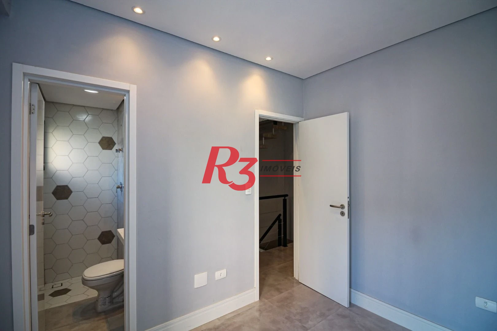 Sobrado com 2 dormitórios à venda, 92 m² por R$ 550.000,00 - Marapé - Santos/SP