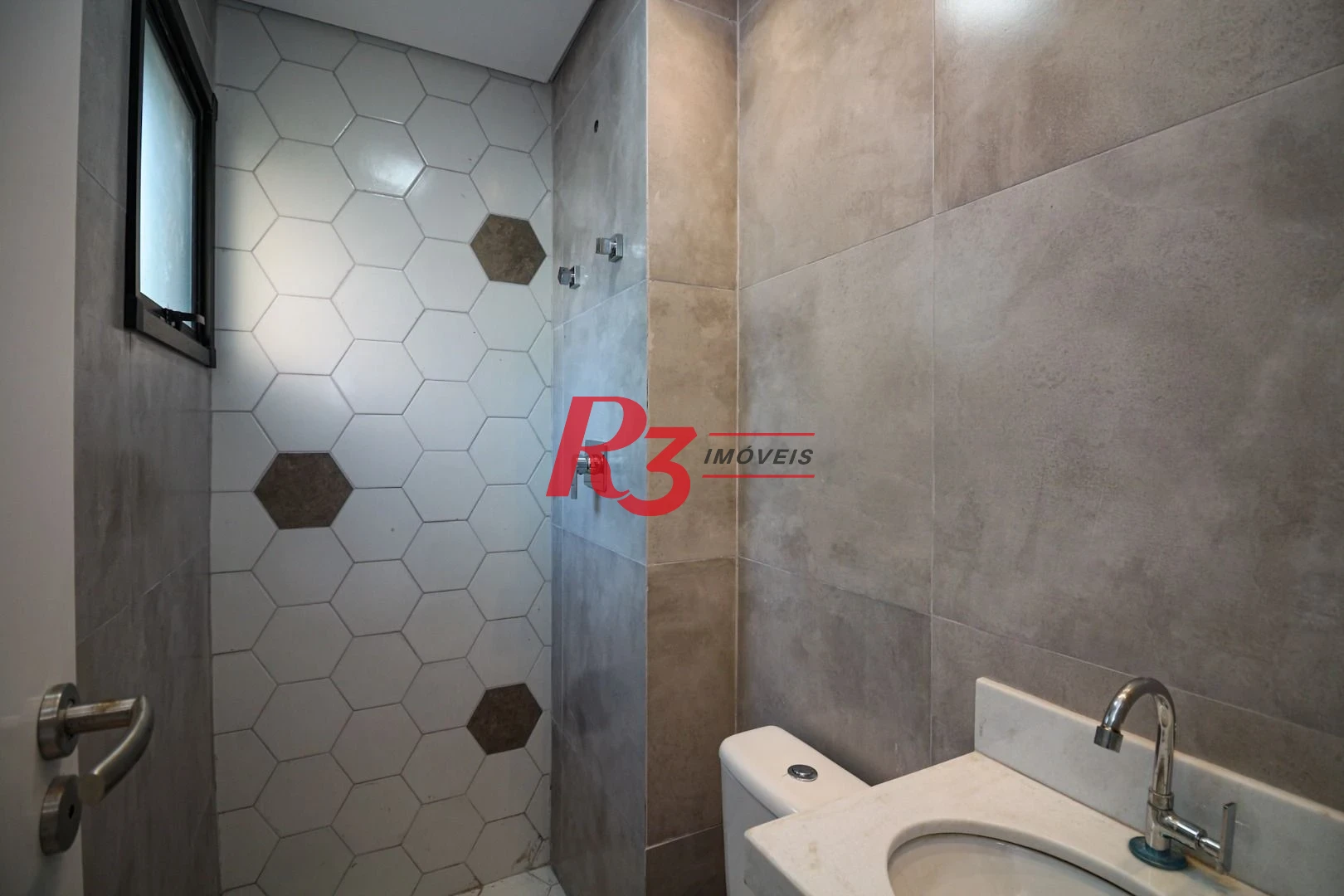 Sobrado com 2 dormitórios à venda, 92 m² por R$ 550.000,00 - Marapé - Santos/SP