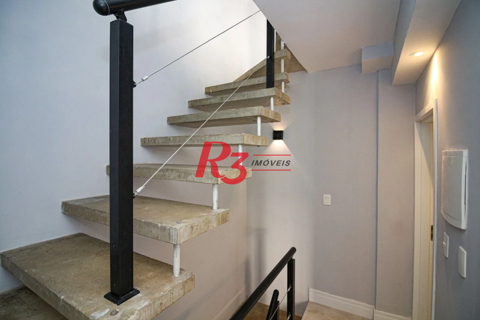 Sobrado com 2 dormitórios à venda, 92 m² por R$ 550.000,00 - Marapé - Santos/SP
