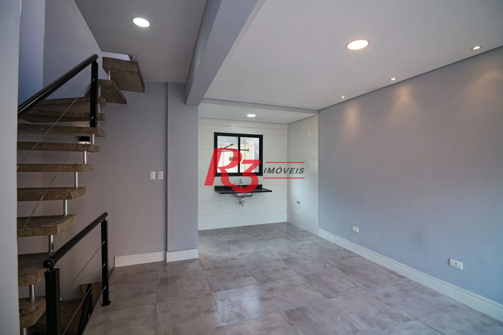 Sobrado com 2 dormitórios à venda, 92 m² por R$ 550.000,00 - Marapé - Santos/SP