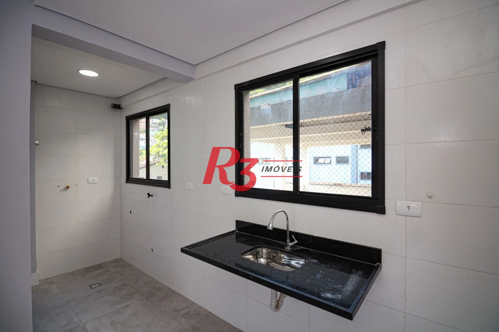 Sobrado com 2 dormitórios à venda, 92 m² por R$ 550.000,00 - Marapé - Santos/SP