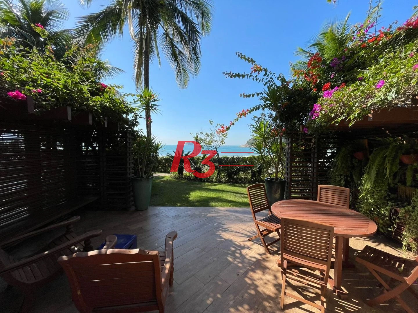 Casa com 5 suítes à venda, 408 m² por R$ 6.500.000 - Balneário Praia do Pernambuco - Guarujá/SP