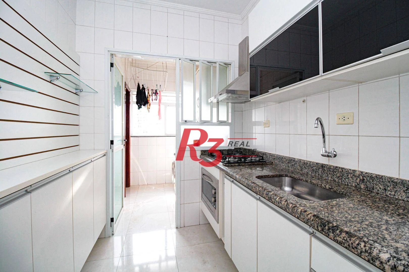 Apartamento com 2 dormitórios à venda, 70 m² por R$ 830.000,00 - Encruzilhada - Santos/SP