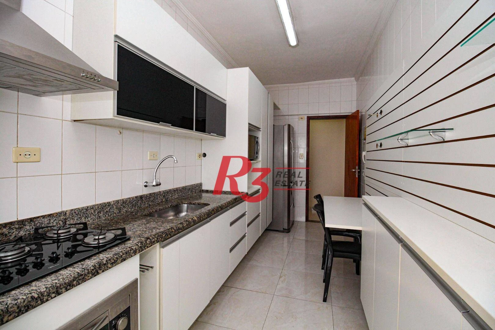 Apartamento com 2 dormitórios à venda, 70 m² por R$ 830.000,00 - Encruzilhada - Santos/SP