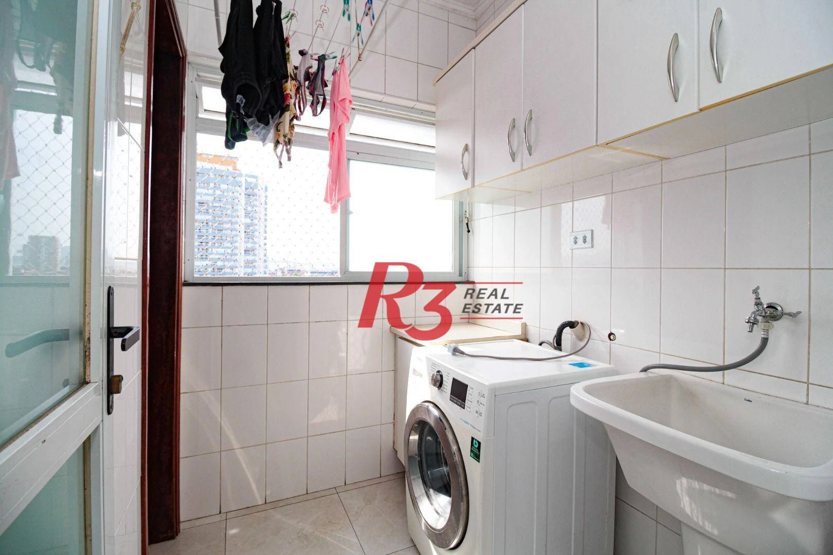 Apartamento com 2 dormitórios à venda, 70 m² por R$ 830.000,00 - Encruzilhada - Santos/SP