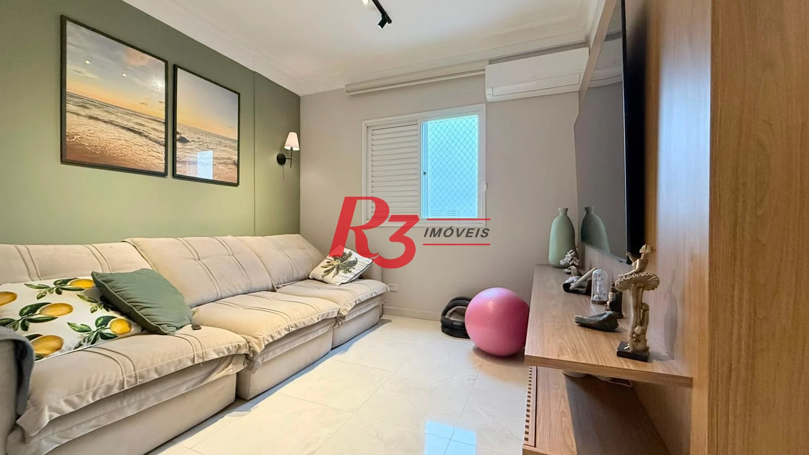 Apartamento com 2 dormitórios à venda, 70 m² por R$ 780.000,00 - Encruzilhada - Santos/SP