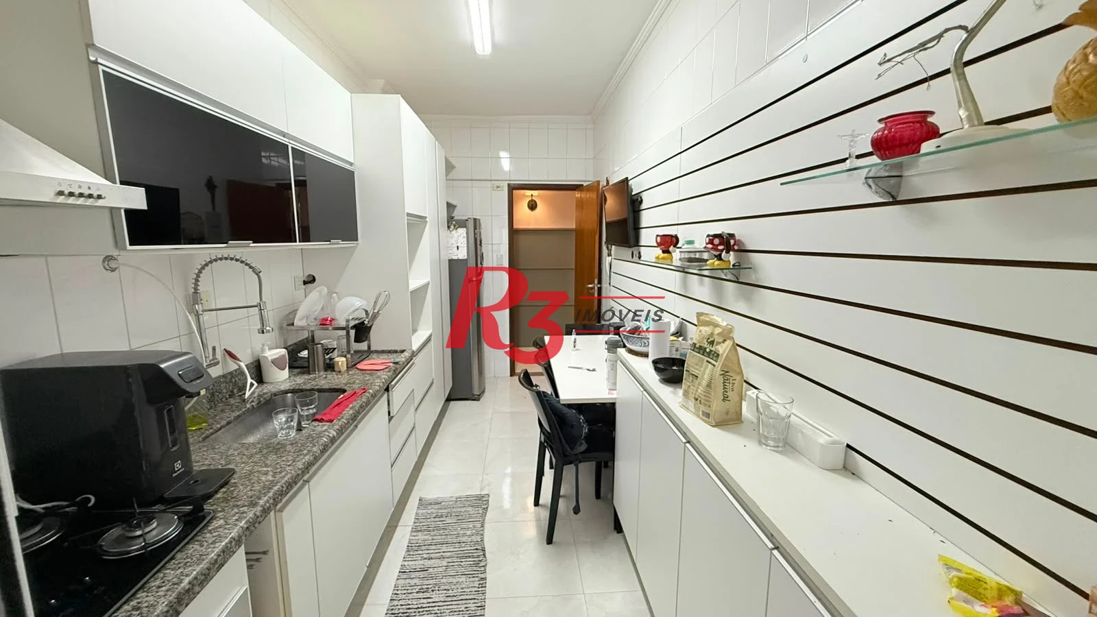 Apartamento com 2 dormitórios à venda, 70 m² por R$ 780.000,00 - Encruzilhada - Santos/SP