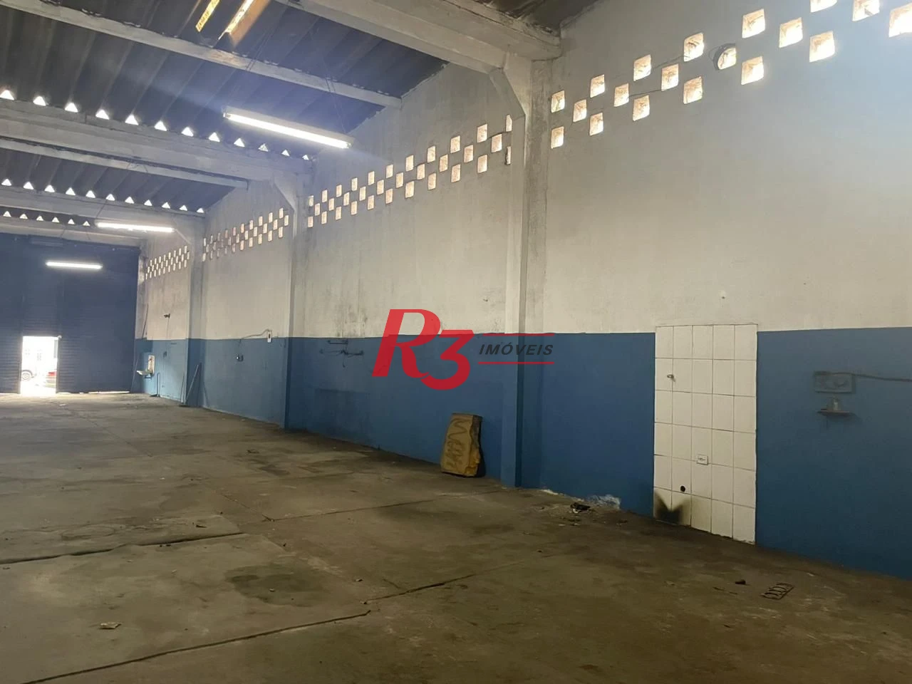 Galpão, 255 m² - venda por R$ 2.000.000,00 ou aluguel por R$ 10.890,00/mês - Estuário - Santos/SP