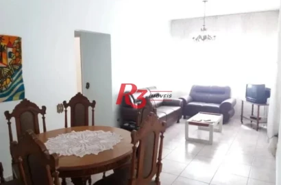 Apartamento de 2 quartos à venda em frente à  praia.