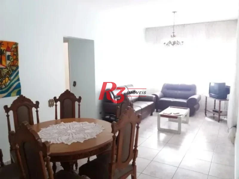 Apartamento de 2 quartos à venda em frente à  praia.