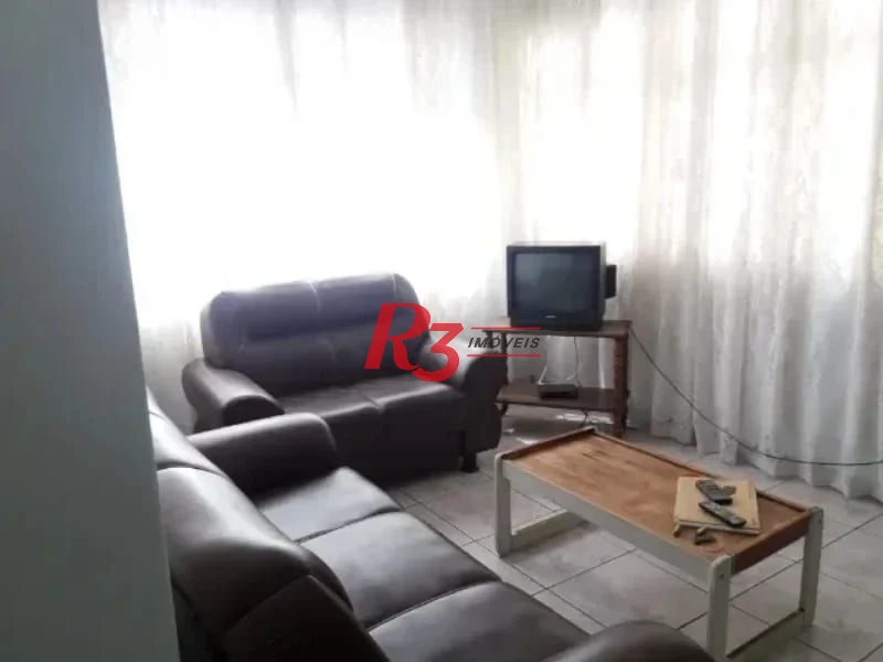 Apartamento de 2 quartos à venda em frente à  praia.