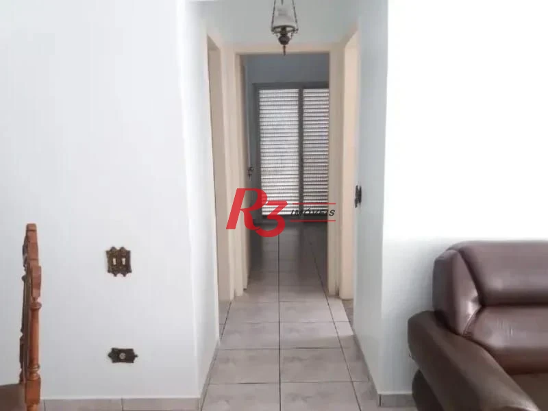 Apartamento de 2 quartos à venda em frente à  praia.