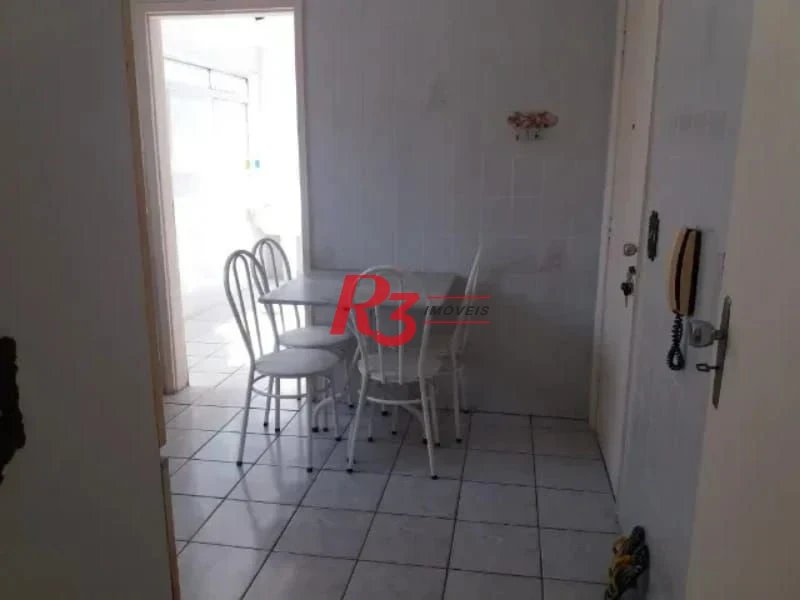 Apartamento de 2 quartos à venda em frente à  praia.