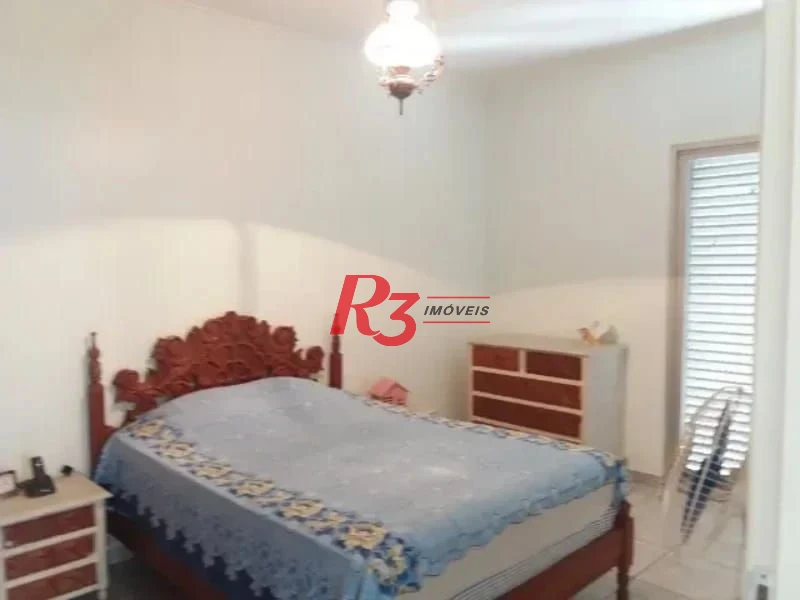 Apartamento de 2 quartos à venda em frente à  praia.