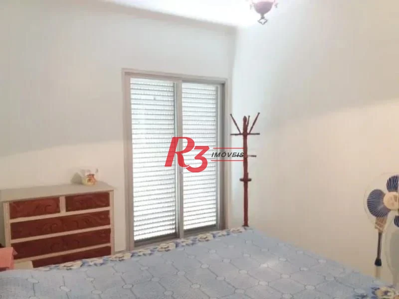Apartamento de 2 quartos à venda em frente à  praia.
