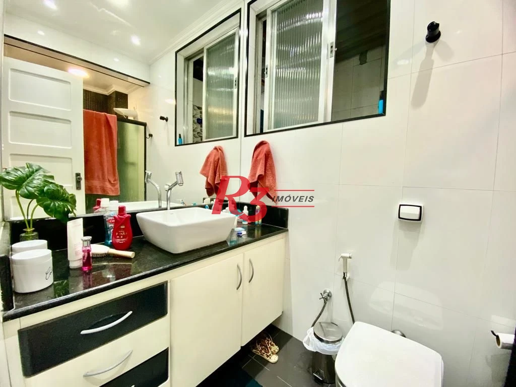 Lindo apartamento à venda em frente à praia.