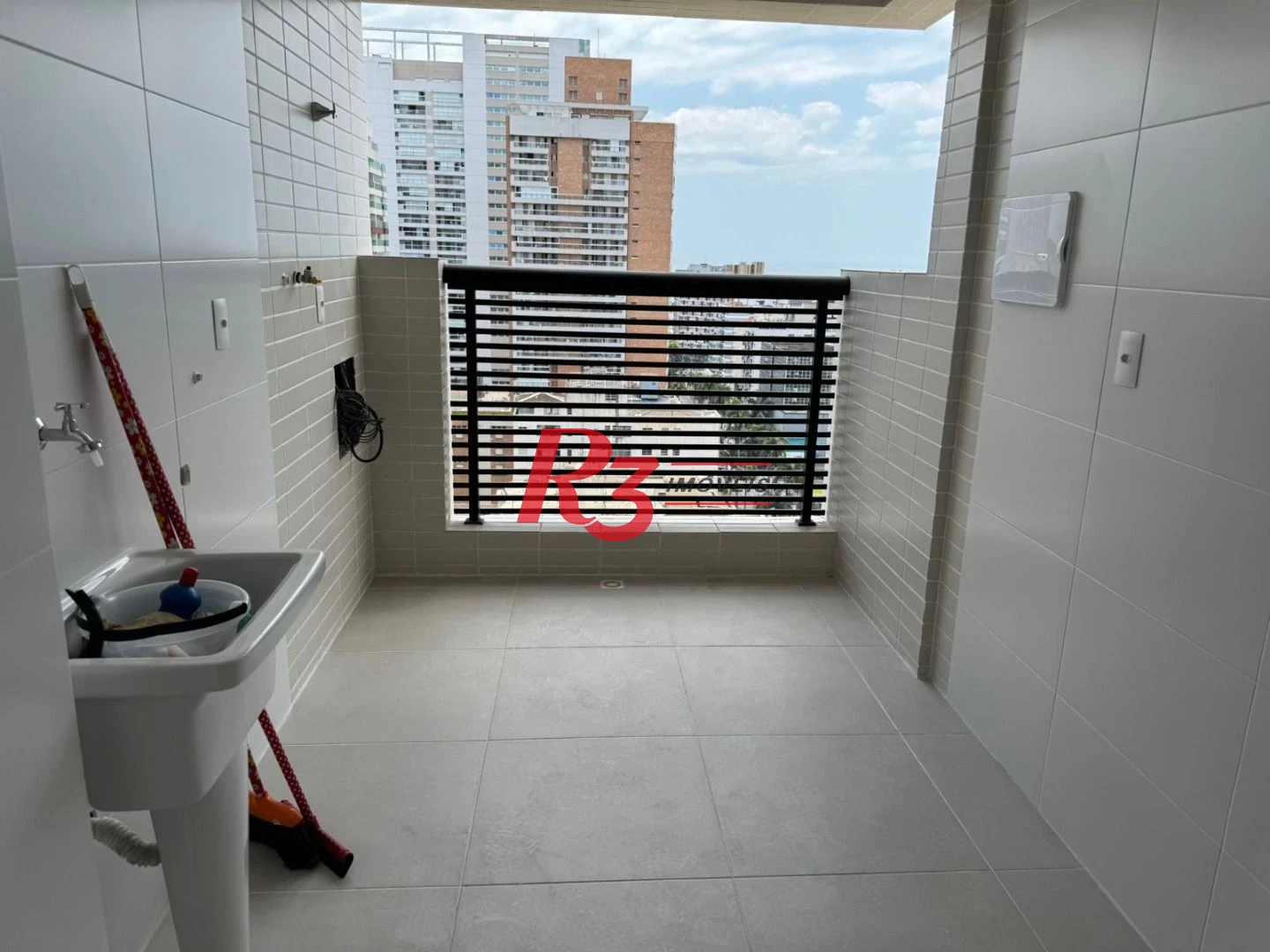 Apartamento com 2 dormitórios à venda, 87 m² por R$ 1.470.000,00 - Gonzaga - Santos/SP