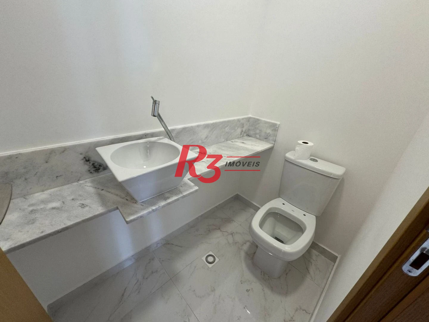 Apartamento com 2 dormitórios à venda, 87 m² por R$ 1.470.000,00 - Gonzaga - Santos/SP