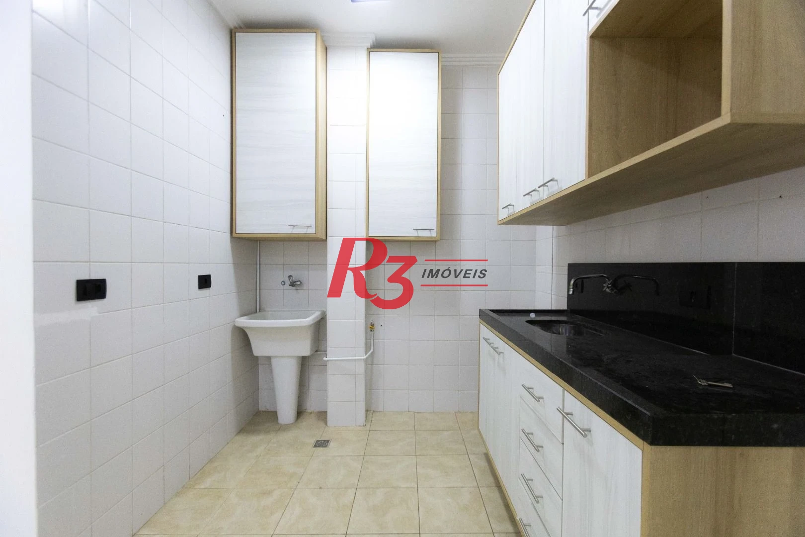Apartamento com 2 dormitórios para alugar, 70 m² por R$ 3.380,02/mês - Gonzaga - Santos/SP