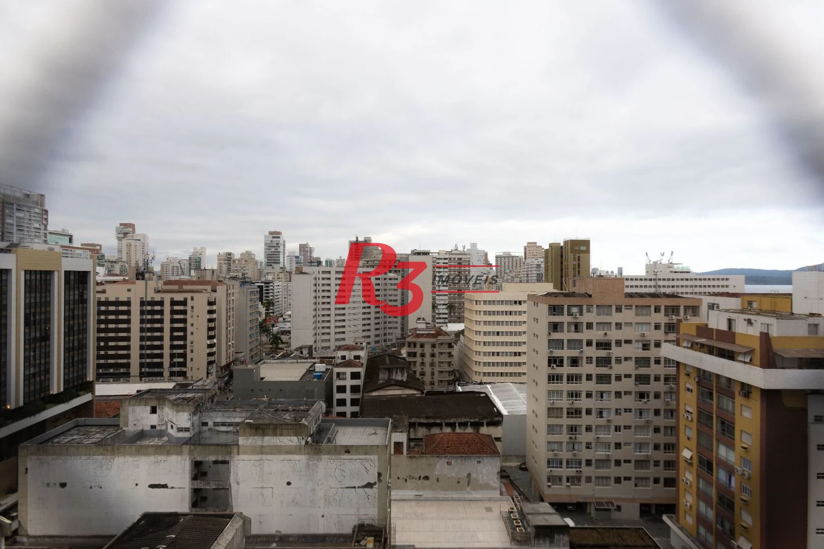 Apartamento com 2 dormitórios para alugar, 70 m² por R$ 3.380,02/mês - Gonzaga - Santos/SP