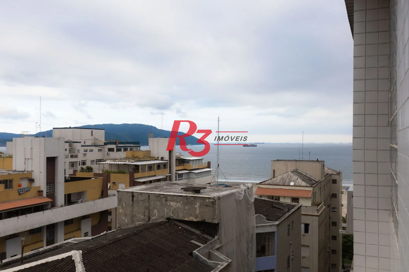 Apartamento com 2 dormitórios para alugar, 70 m² por R$ 3.380,02/mês - Gonzaga - Santos/SP