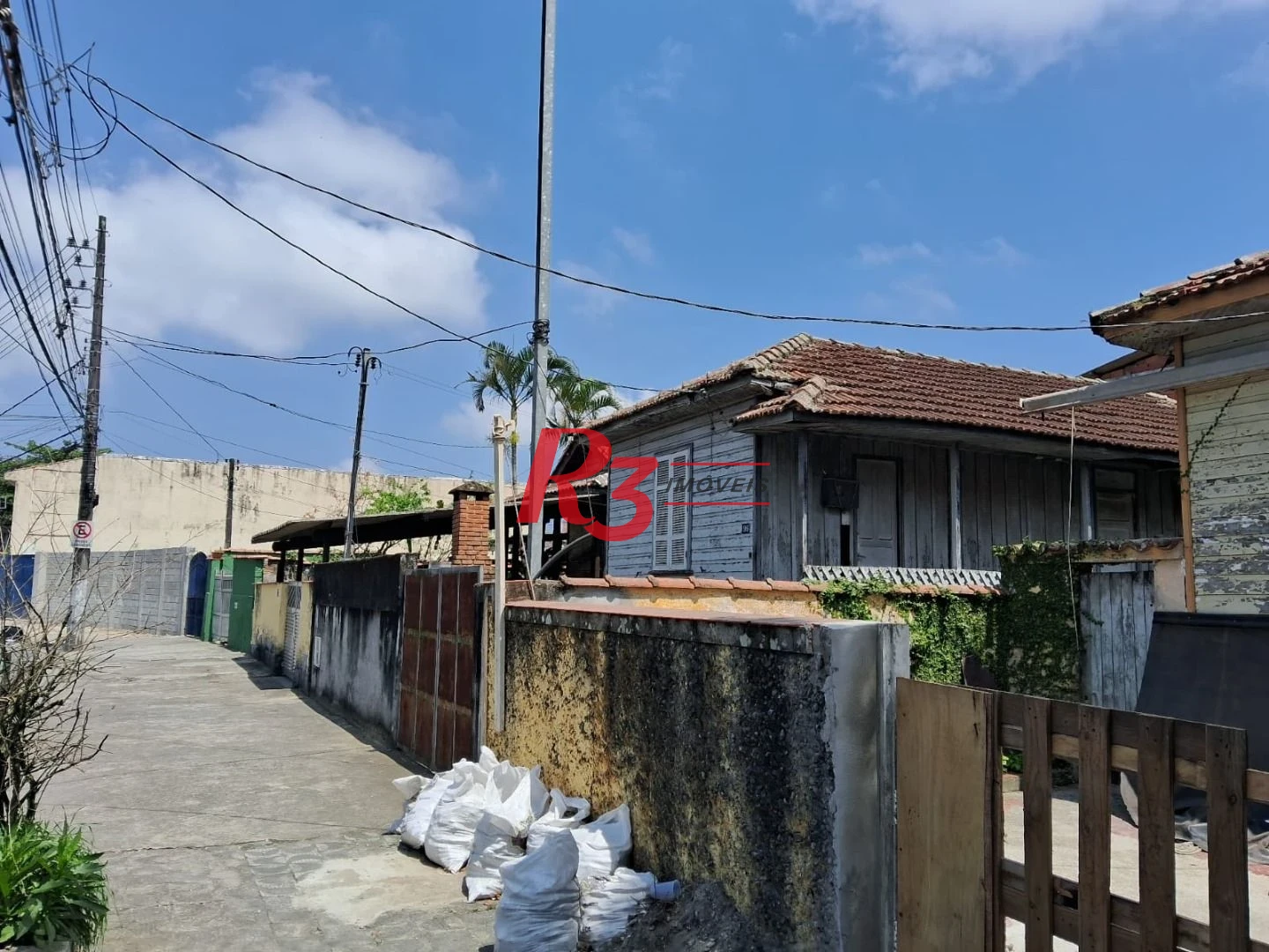 Terreno à venda, 232 m² por R$ 615.000,00 - Estuário - Santos/SP