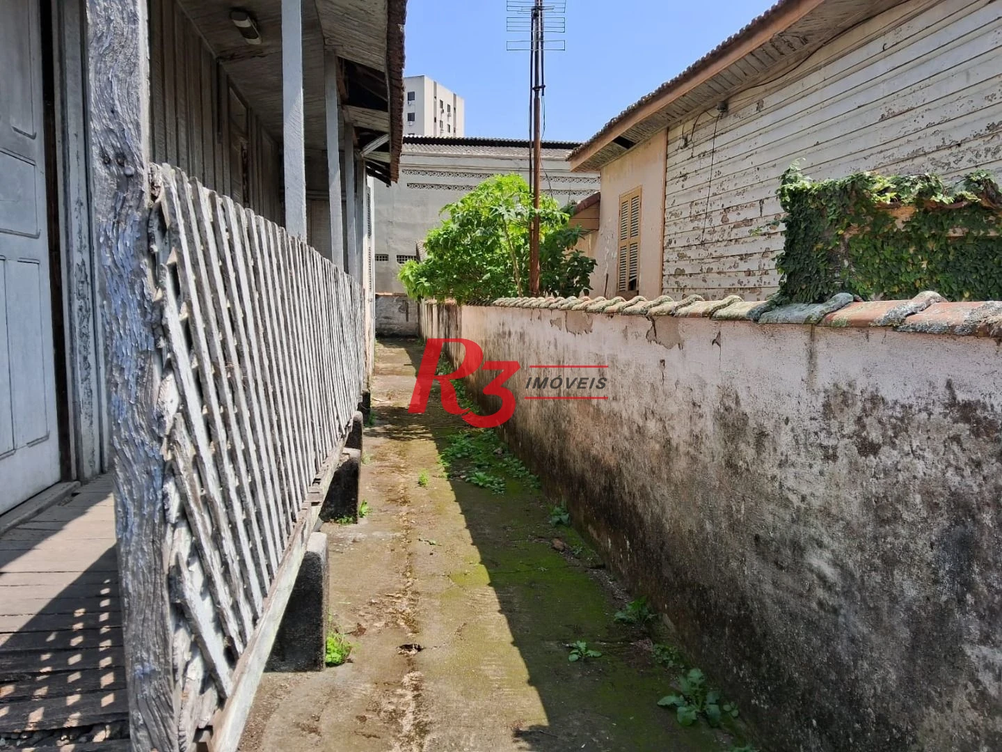 Terreno à venda, 232 m² por R$ 615.000,00 - Estuário - Santos/SP