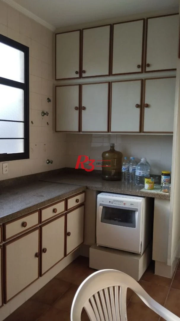 Excelente imóvel com 4 dormitório sendo 2 suítes na Vila Rica