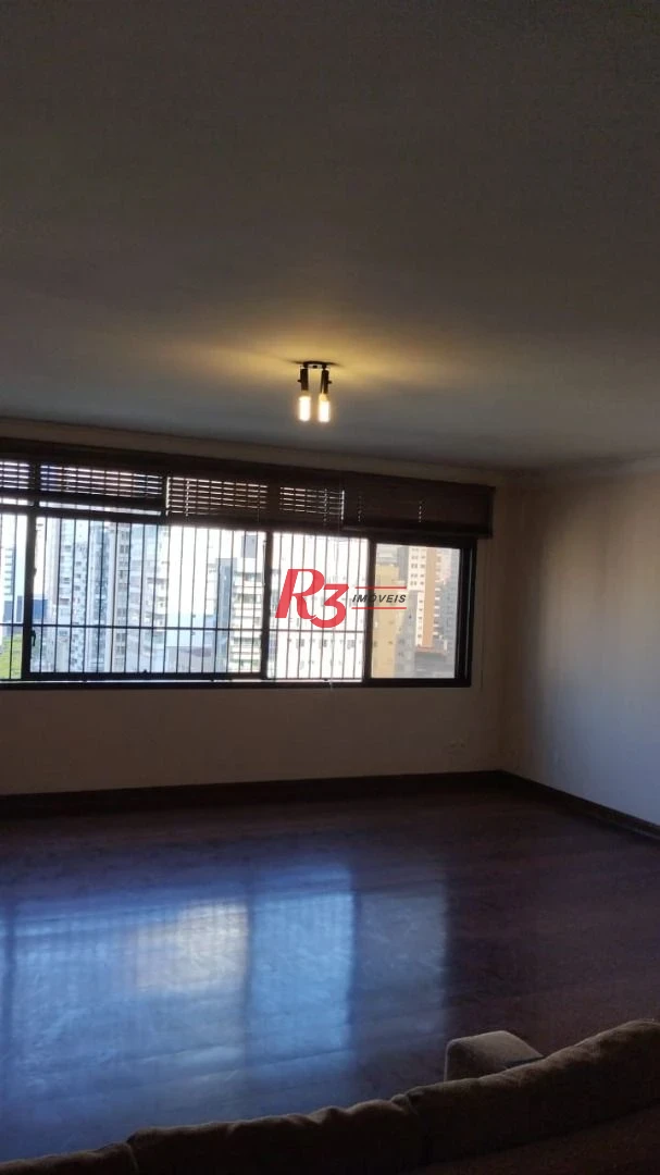 Excelente imóvel com 4 dormitório sendo 2 suítes na Vila Rica