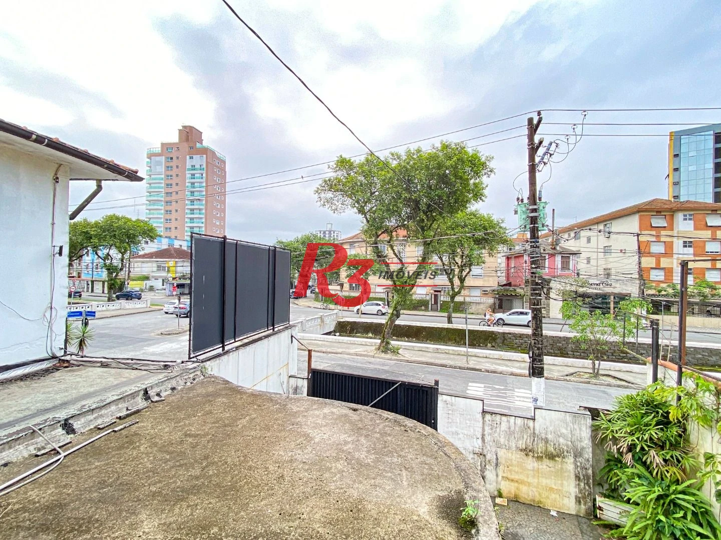 Sobrado com 3 dormitórios à venda, 300 m² por R$ 1.280.000,00 - Embaré - Santos/SP
