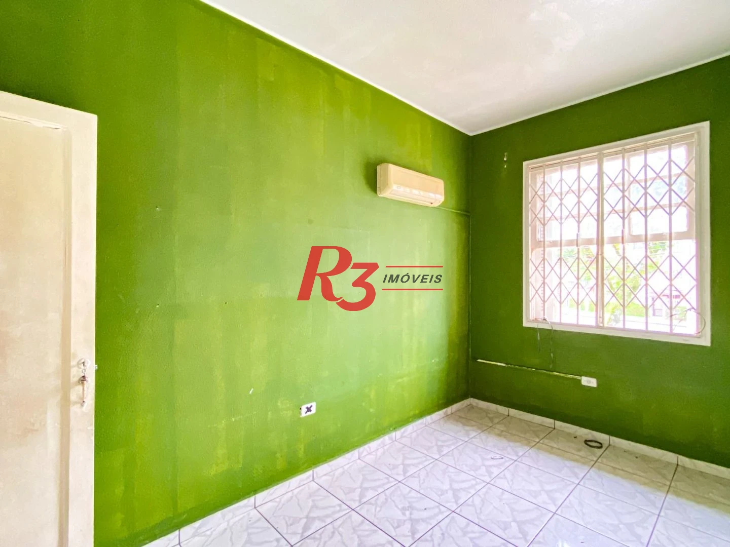 Sobrado com 3 dormitórios à venda, 300 m² por R$ 1.280.000,00 - Embaré - Santos/SP