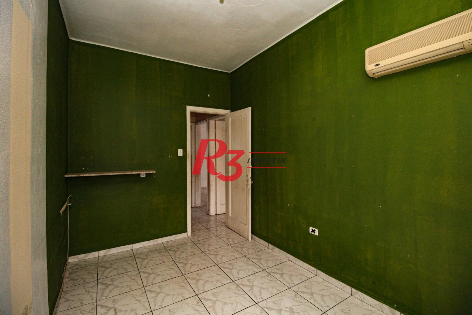 Sobrado com 3 dormitórios à venda, 300 m² por R$ 1.280.000,00 - Embaré - Santos/SP