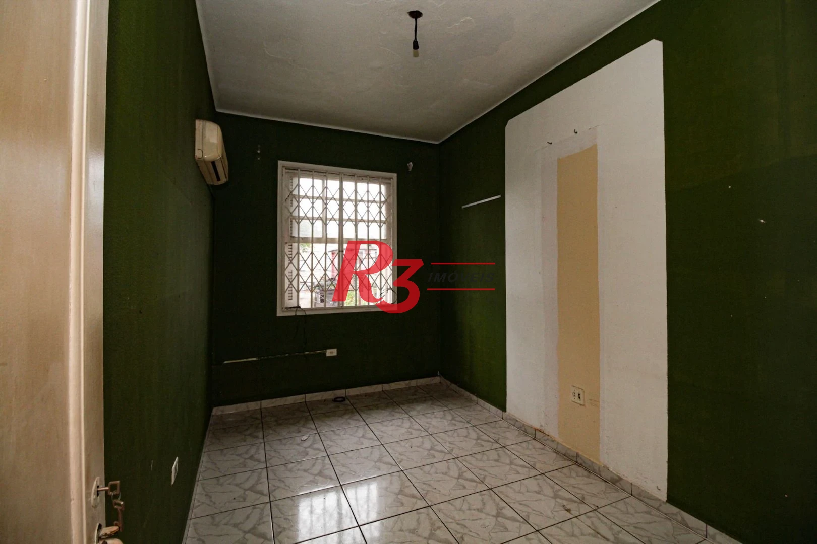 Sobrado com 3 dormitórios à venda, 300 m² por R$ 1.280.000,00 - Embaré - Santos/SP