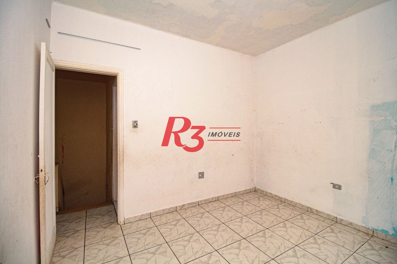 Sobrado com 3 dormitórios à venda, 300 m² por R$ 1.280.000,00 - Embaré - Santos/SP