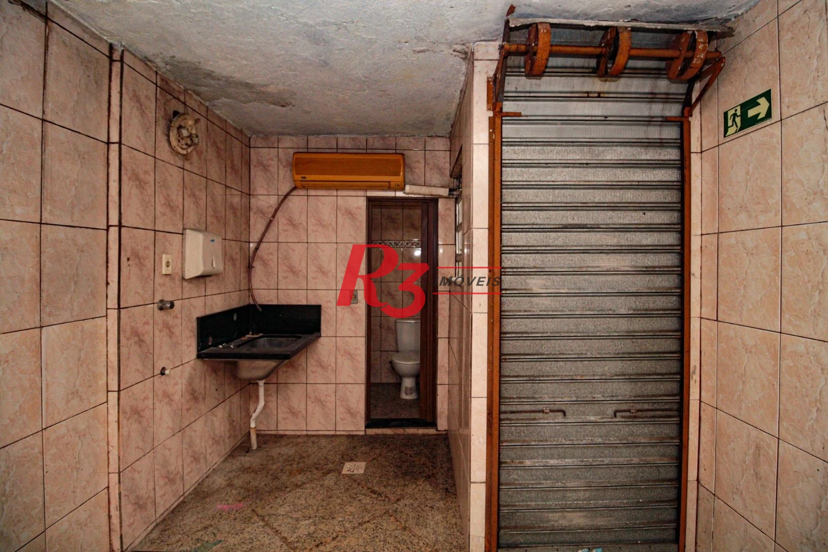 Sobrado com 3 dormitórios à venda, 300 m² por R$ 1.280.000,00 - Embaré - Santos/SP