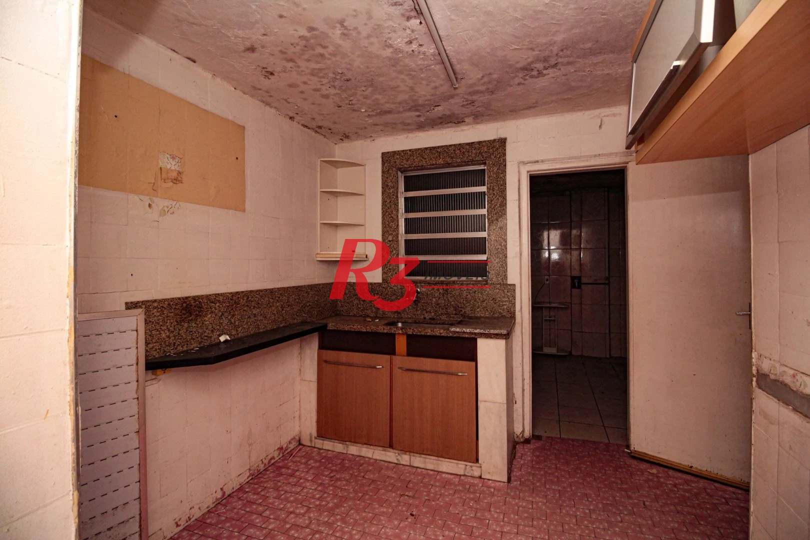 Sobrado com 3 dormitórios à venda, 300 m² por R$ 1.280.000,00 - Embaré - Santos/SP