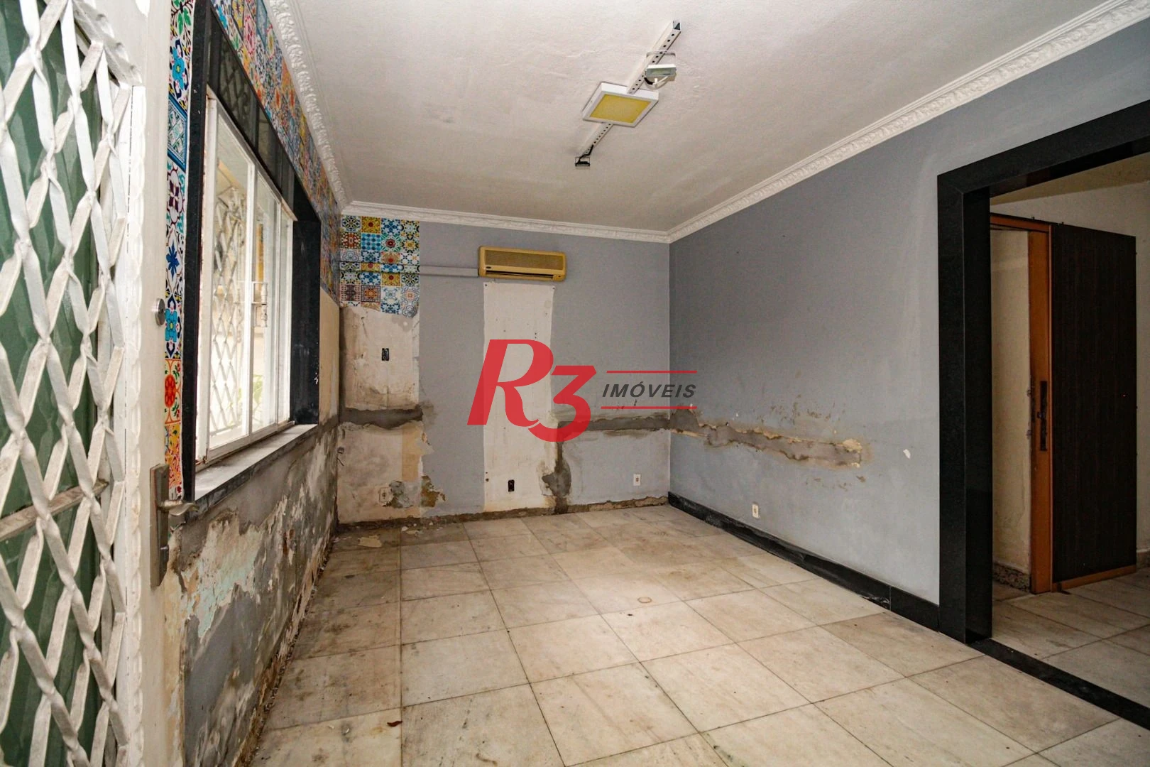 Sobrado com 3 dormitórios à venda, 300 m² por R$ 1.280.000,00 - Embaré - Santos/SP