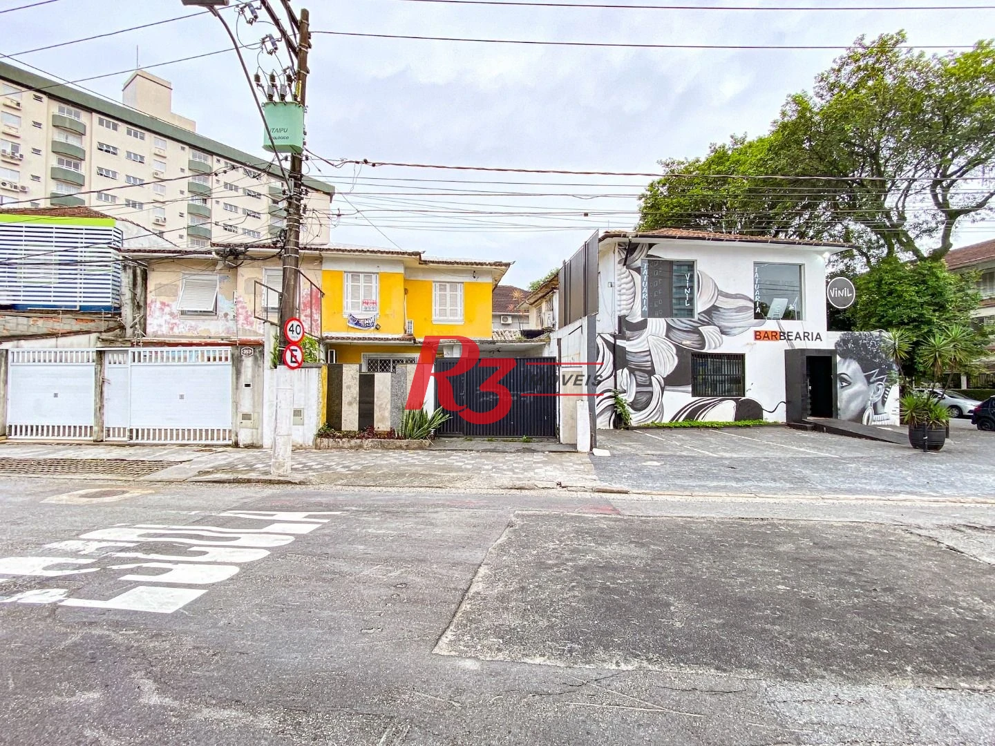 Sobrado com 3 dormitórios à venda, 300 m² por R$ 1.280.000,00 - Embaré - Santos/SP