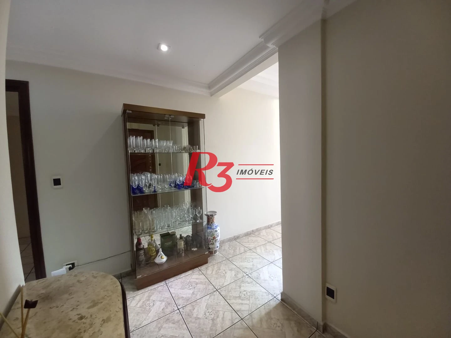 Apartamento á venda 3 quartos 2 Vgs Demarcadas Boqueirão Santos.