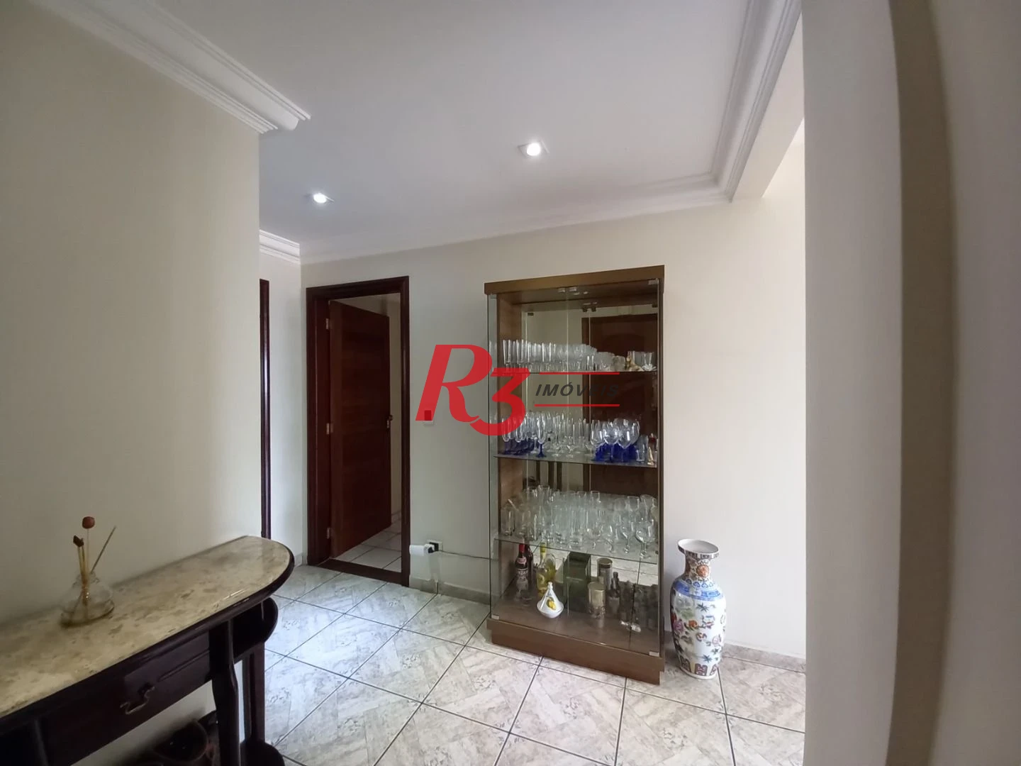 Apartamento á venda 3 quartos 2 Vgs Demarcadas Boqueirão Santos.