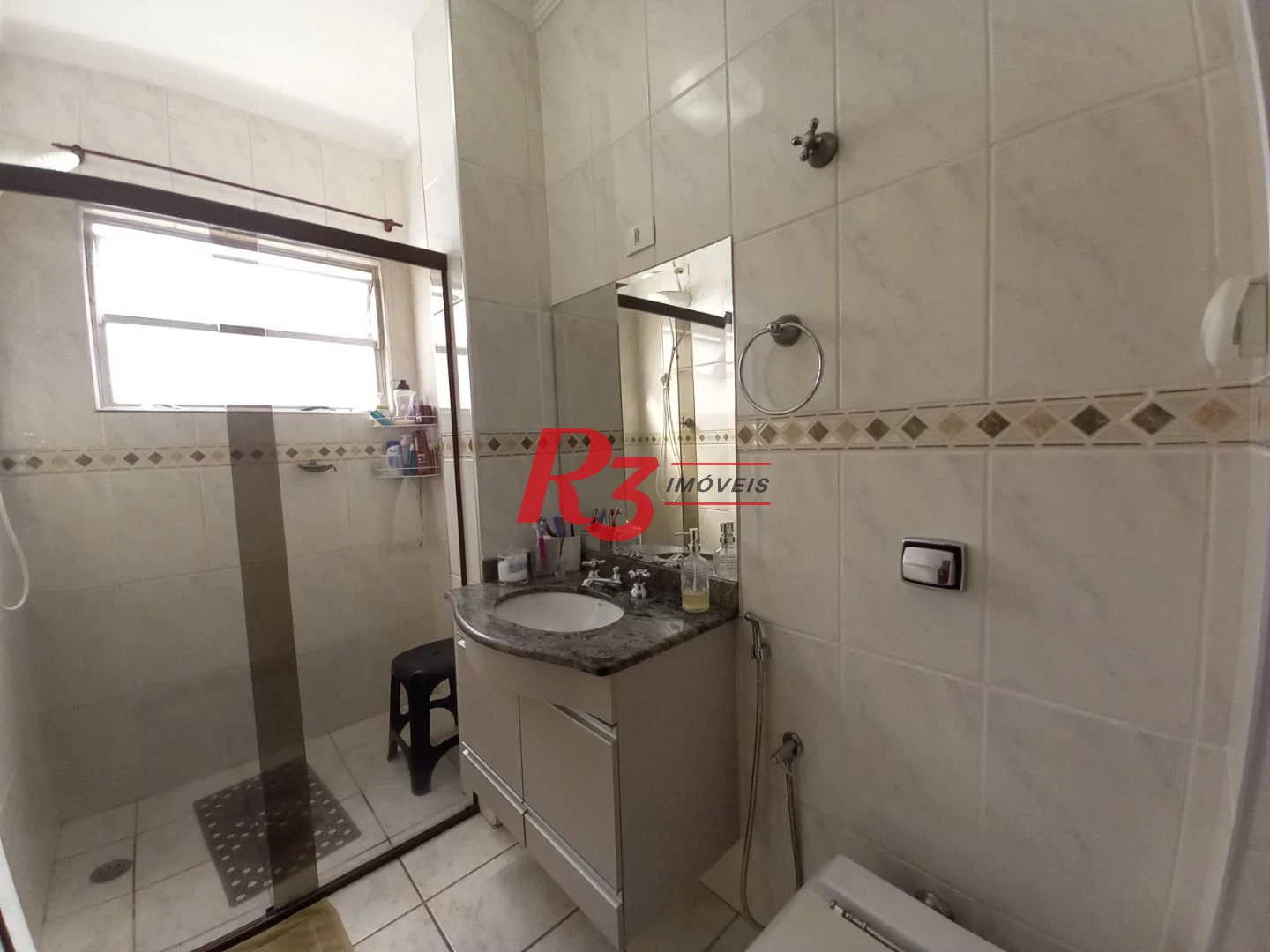 Apartamento á venda 3 quartos 2 Vgs Demarcadas Boqueirão Santos.