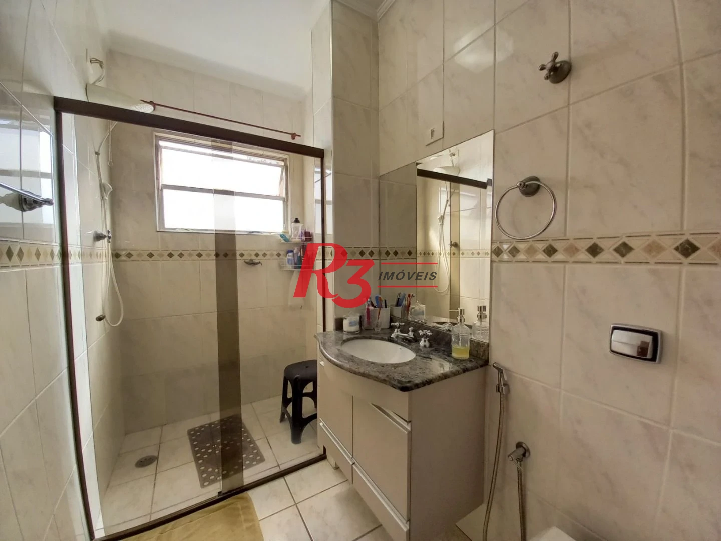 Apartamento á venda 3 quartos 2 Vgs Demarcadas Boqueirão Santos.
